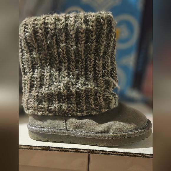 Knitted/Fake Suade Toddler boots. NWOT size 9 - Picture 3 of 4